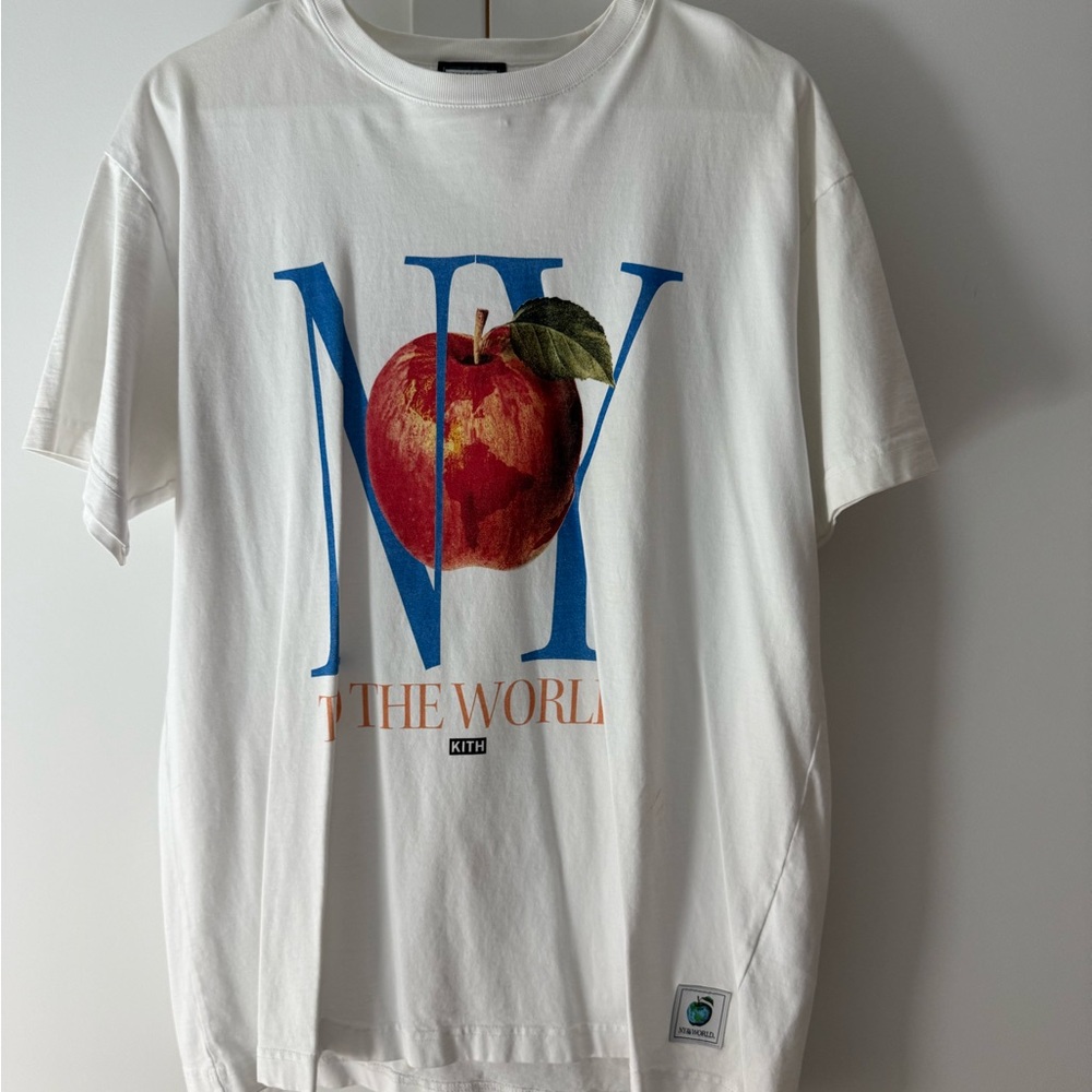 Kith “New York To The World” Apple Tee- White